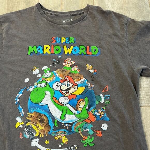 Super Nintendo Shirt Men Medium Super Mario World Bros Graphic Short Sleeve - Picture 5 of 6